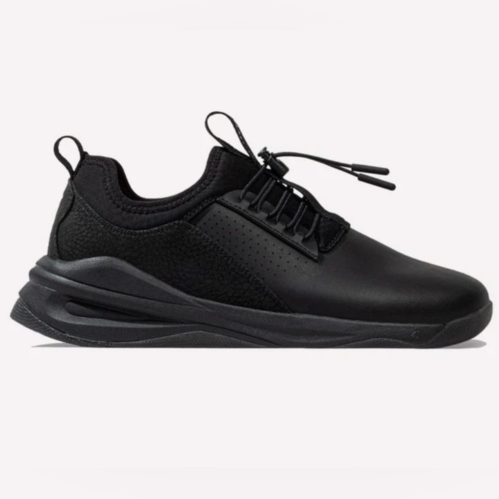 Black Clove Women’s Classic Wide Fit slip on tennis shoes size 6.5W